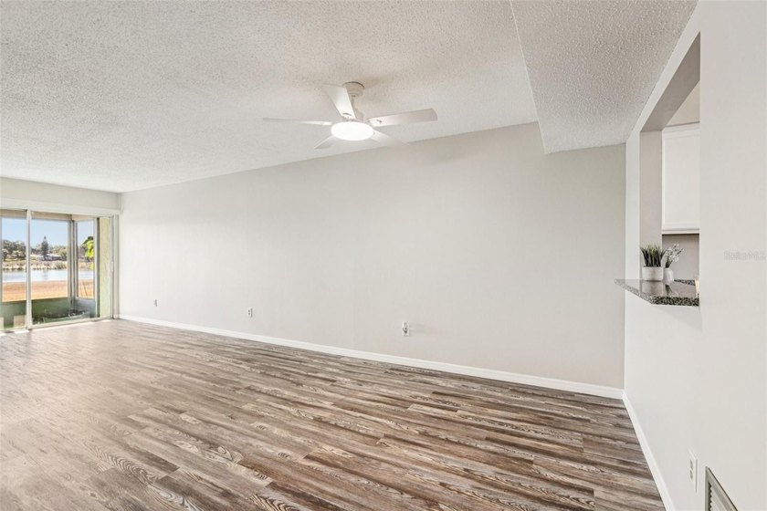 Welcome home to this beautifully renovated 2-bedroom, 1.5-bath - photo 8