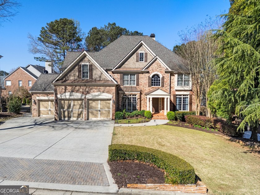Welcome to your dream home in the prestigious golf community of - photo 3