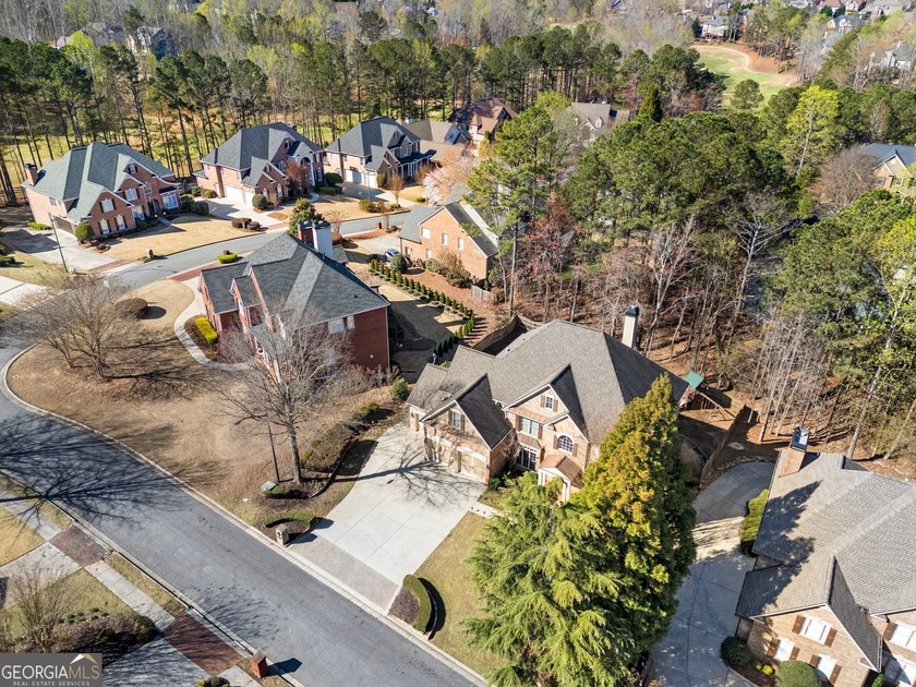 Welcome to your dream home in the prestigious golf community of - photo 5