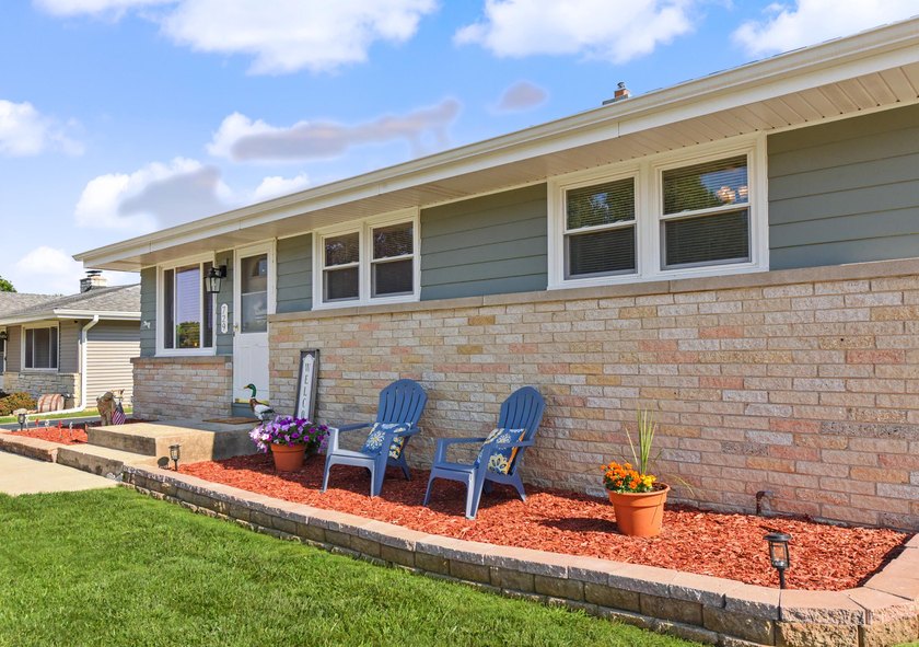 Charming ranch house with all of those special features you're - photo 3
