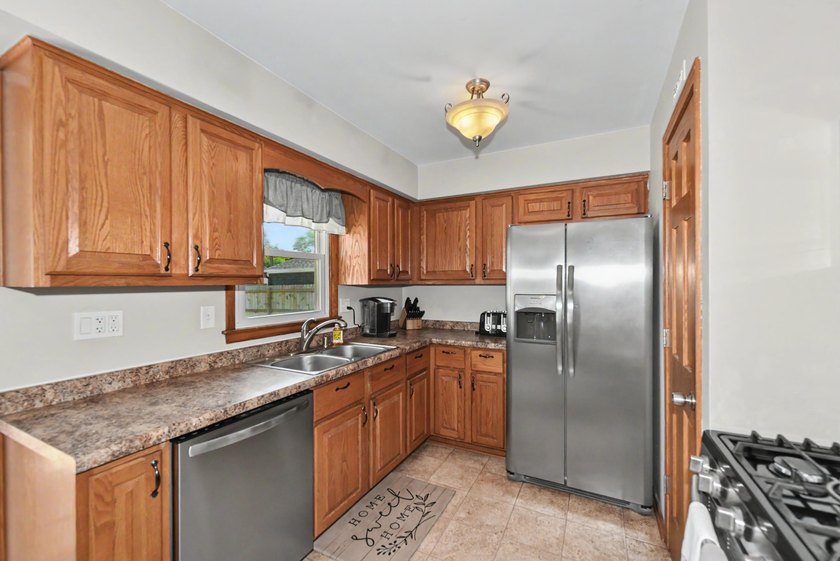 Charming ranch house with all of those special features you're - photo 10