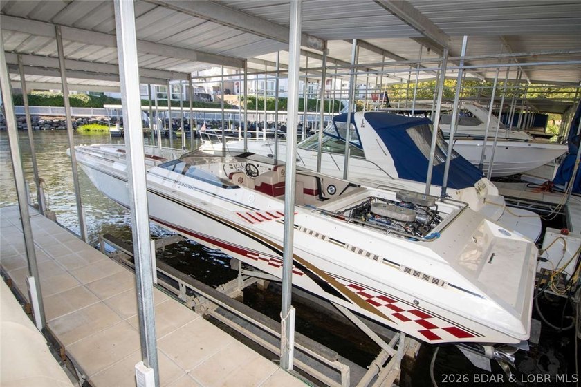 Upscale waterfont villa with room for everyone can now be yours! - photo 25