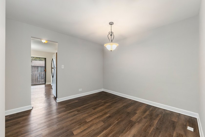 *** Beautifully updated third-floor end unit offering privacy - photo 6
