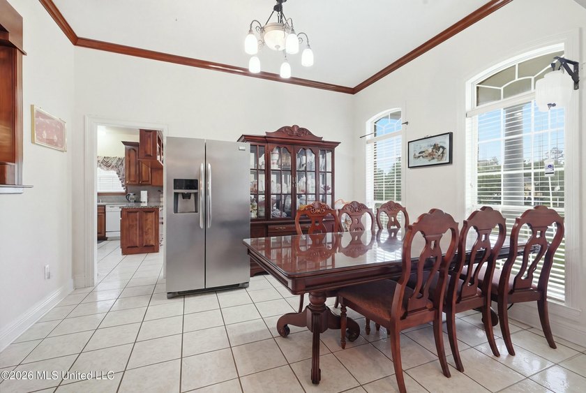 Welcome to this spacious 5-bedroom, 3.5 bath two story brick - photo 14