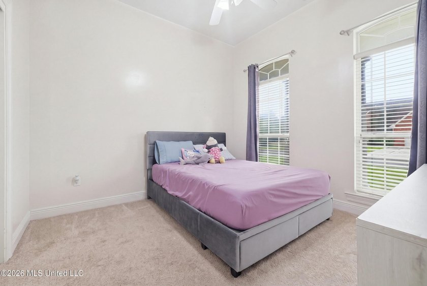 Welcome to this spacious 5-bedroom, 3.5 bath two story brick - photo 26