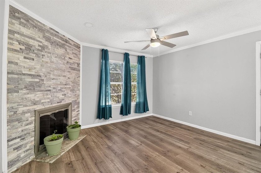 Pretty end unit offering extra privacy. Overlooks the old - photo 3