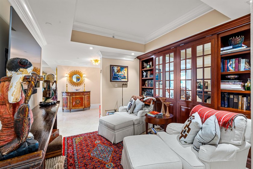 Welcome to this sophisticated two-bedroom, two-and-a-half-bath - photo 19