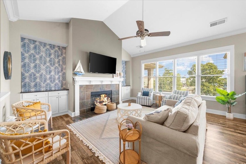 PRICED TO SELL!! Unbelievable price for a lake front home on - photo 7