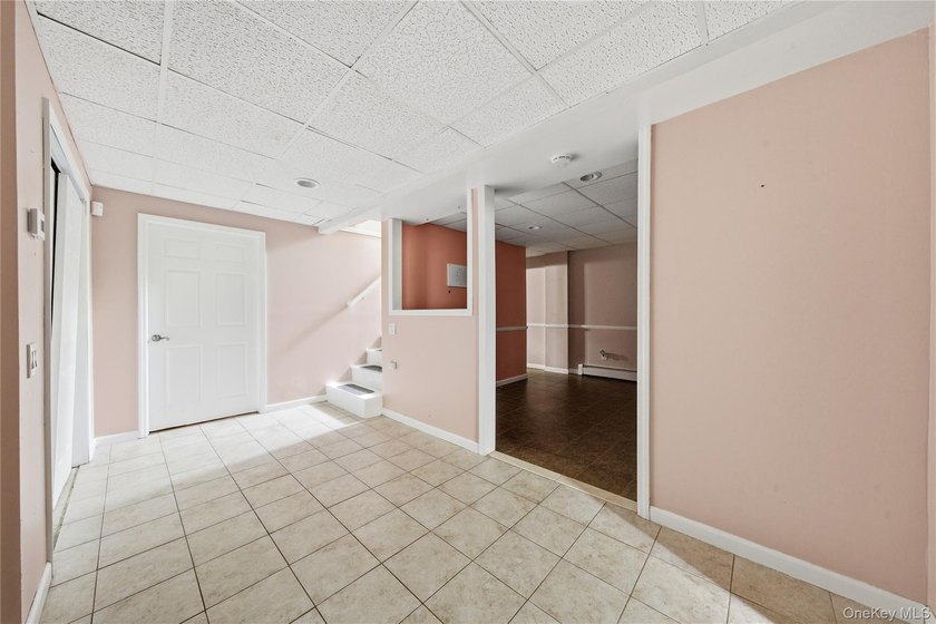 GET ENTHUSIASTIC! THIS FIND IN MASTIC IS FANTASTIC! WELCOME TO - photo 18