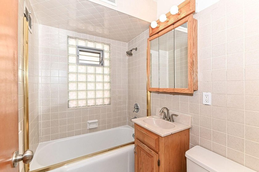 Welcome home to this beautifully updated 3 BDRM, 2-bath - photo 10