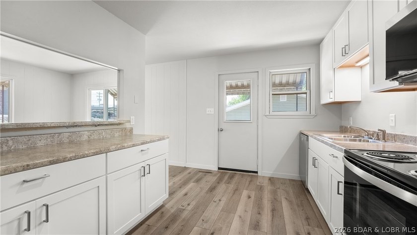 Completely remodeled and move-in ready, this in-town home offers - photo 11