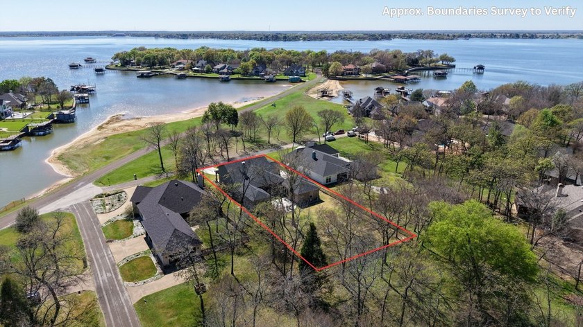 Stunning 4-bedroom, 3-bath modern farmhouse in the gated - photo 31