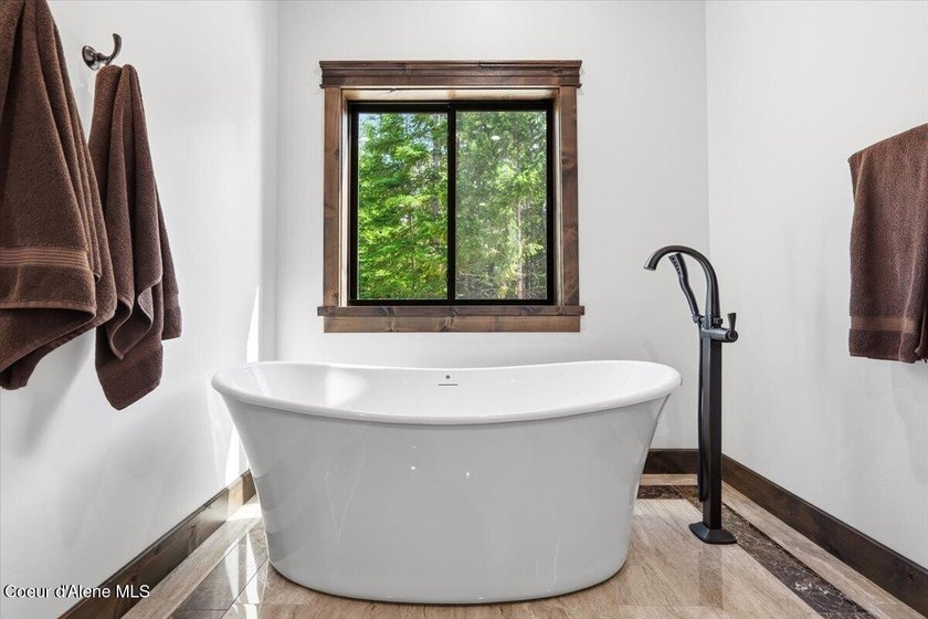 Luxury New Construction on 5 Private Wooded Acres! This - photo 32