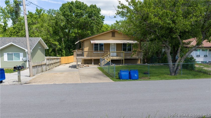 Completely remodeled and move-in ready, this in-town home offers - photo 37
