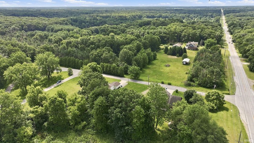 New Listing in Culver, Indiana! This beautifully updated - photo 41