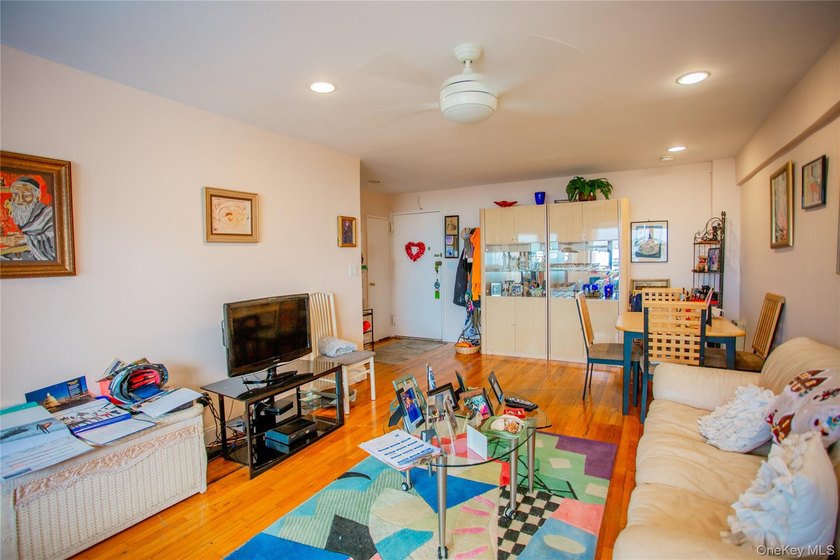 Welcome home to this Junior-4 converted to a two-bedroom - photo 5