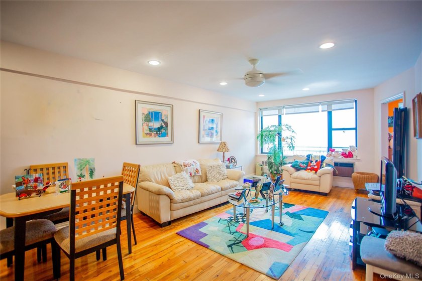 Welcome home to this Junior-4 converted to a two-bedroom - photo 7