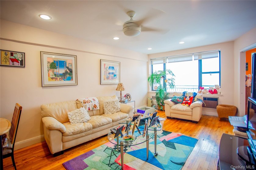 Welcome home to this Junior-4 converted to a two-bedroom - photo 9