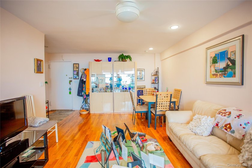 Welcome home to this Junior-4 converted to a two-bedroom - photo 10