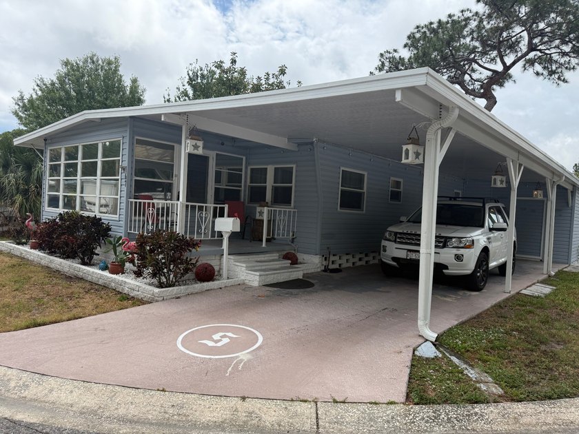 As you step inside this beautifully updated 2-bedroom, 2-bath - photo 2