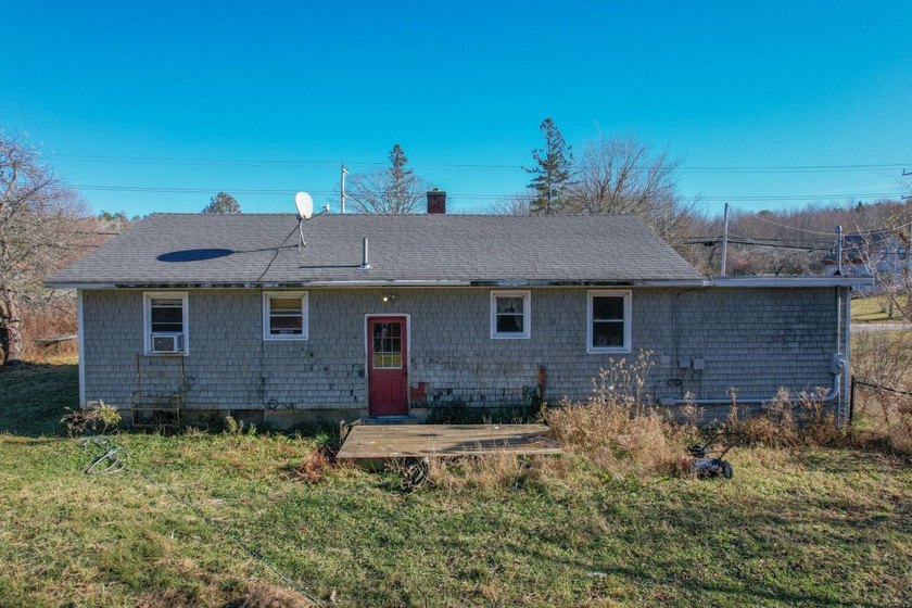 Welcome to this inviting 3-bedroom, 1-bathroom ranch-style home - photo 24