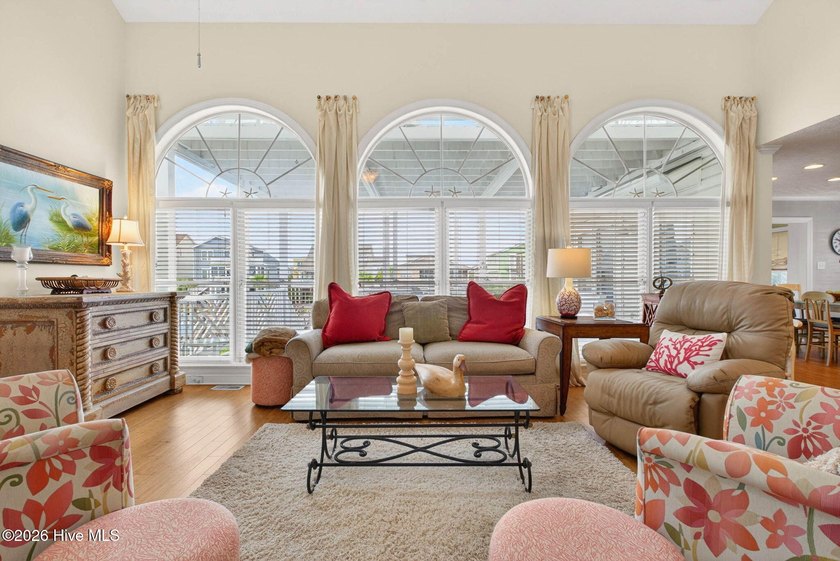 Wake up to ocean breezes and end your days with glowing coastal - photo 6