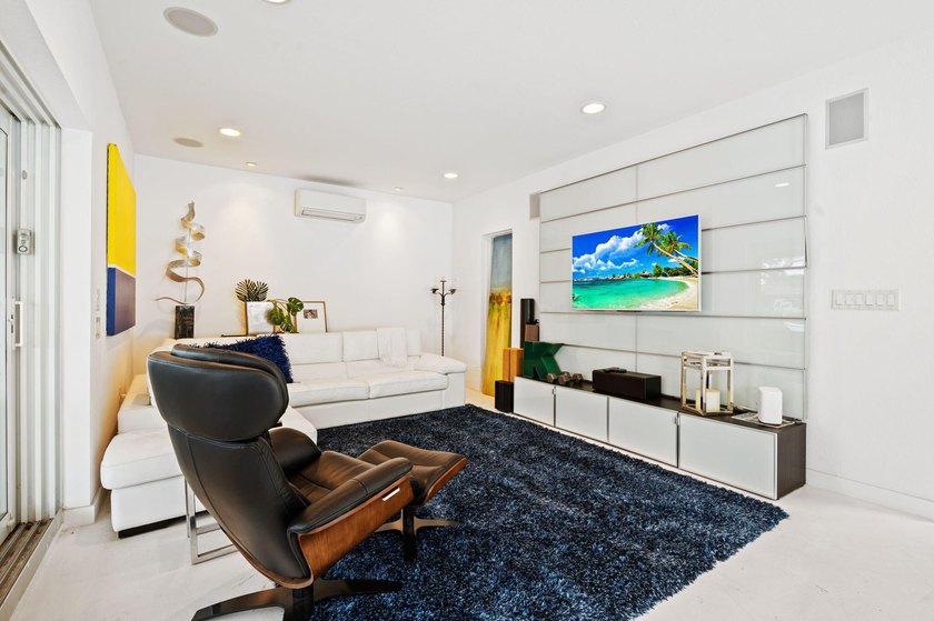 This tranquil waterfront oasis is for the those that desire a - photo 25