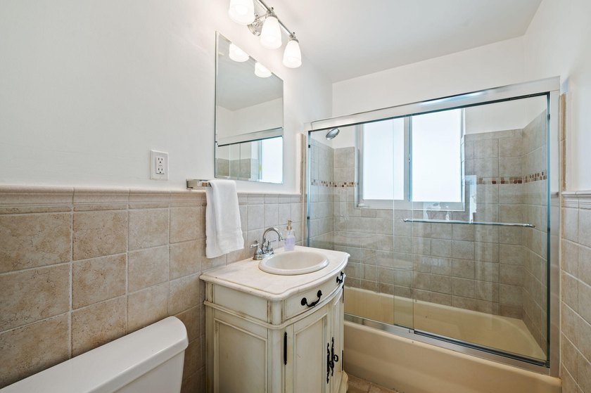 This tranquil waterfront oasis is for the those that desire a - photo 27