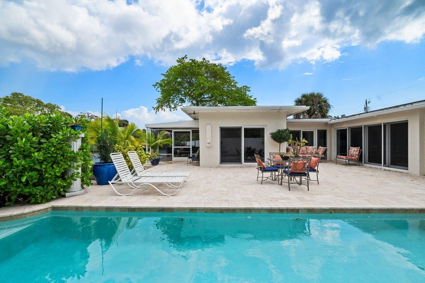 This tranquil waterfront oasis is for the those that desire a - photo 32