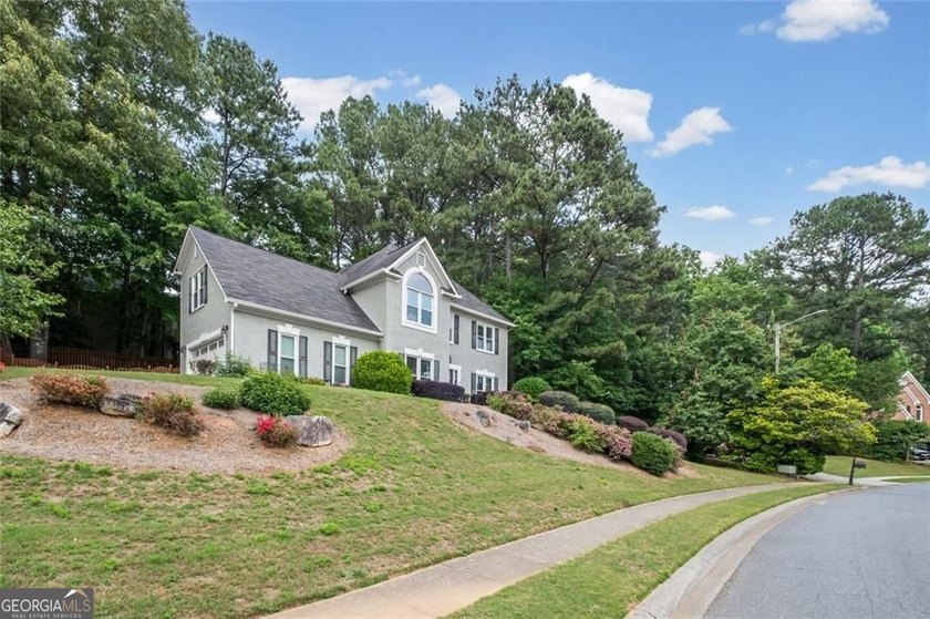 Welcome home to this stunning, move-in-ready 4-bedroom beauty - photo 2