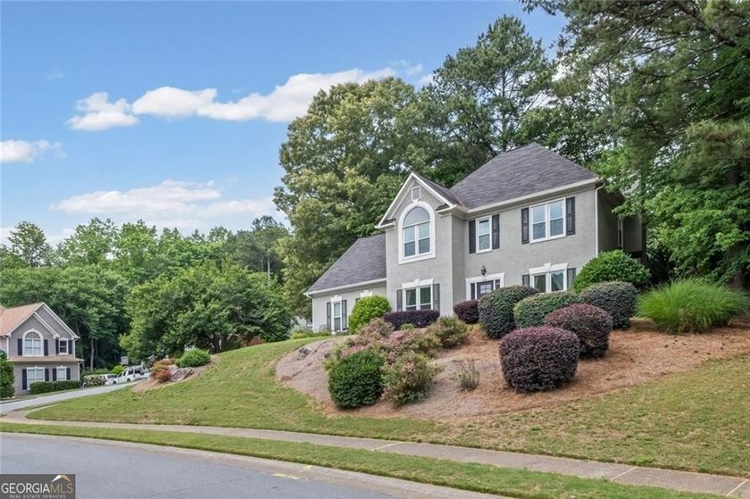Welcome home to this stunning, move-in-ready 4-bedroom beauty - photo 3
