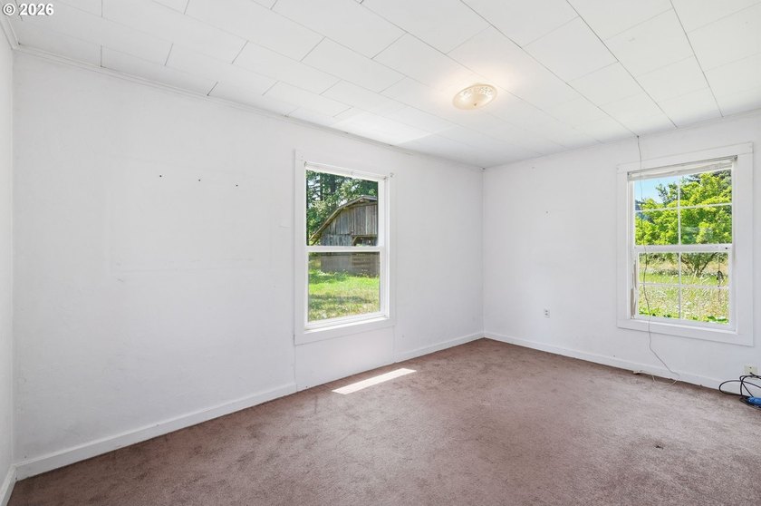 So much potential in this lovely riverfront property located - photo 22