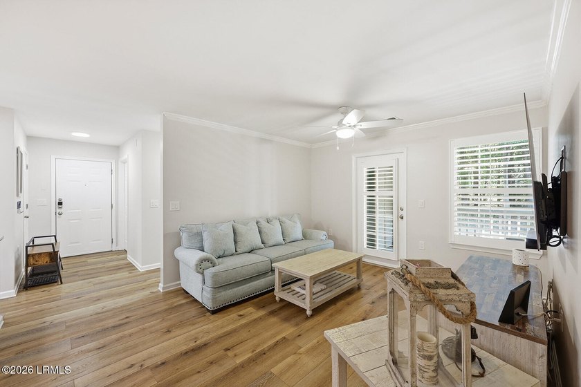 Beautifully updated with thoughtful renovations , this move-in - photo 15