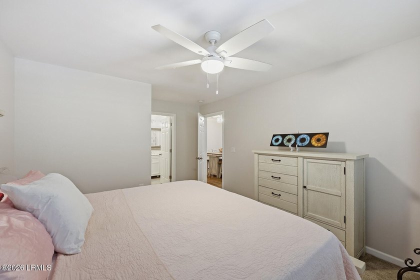 Beautifully updated with thoughtful renovations , this move-in - photo 22