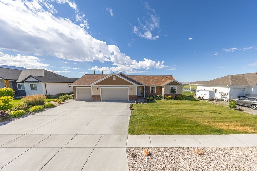 DID YOU MISS THE OPEN HOUSE? JUST CALL OR TEXT FOR YOUR OWN - photo 2