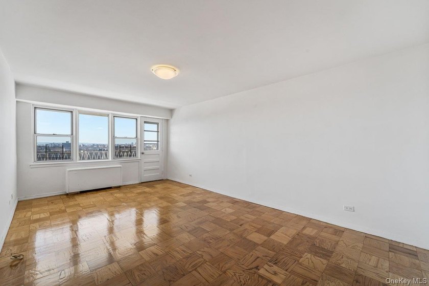 Move-in ready one bedroom Co-op at Premier House in the heart of - photo 5
