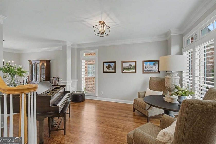 Meticulously maintained by the original owners, this ELEGANT - photo 6