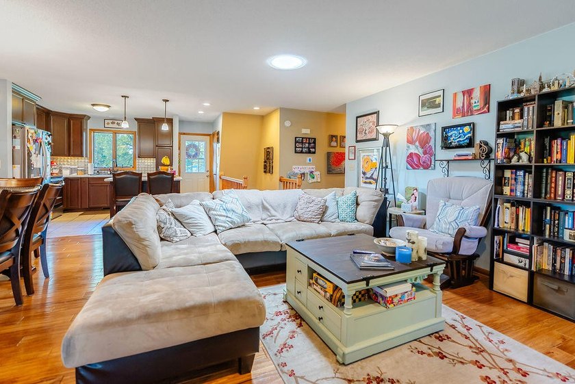 Welcome to this beautifully maintained 3-bedroom, 2-bath home on - photo 5