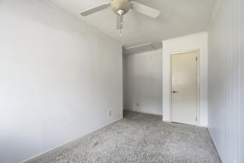 Welcome to 303 Harbor Drive in the highly sought-after Northwood - photo 20