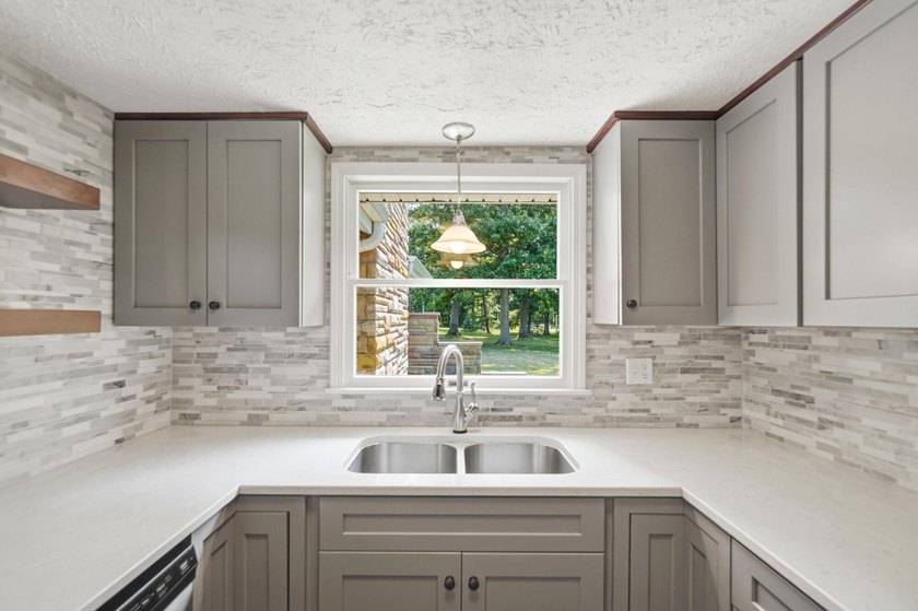 Welcome to 303 Harbor Drive in the highly sought-after Northwood - photo 24