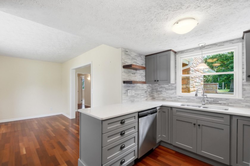 Welcome to 303 Harbor Drive in the highly sought-after Northwood - photo 27