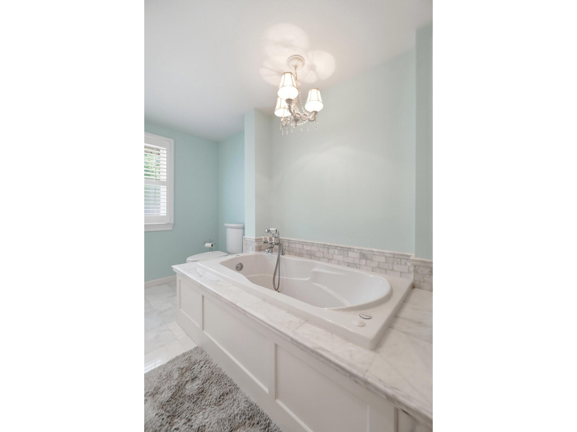 Welcome to 303 Harbor Drive in the highly sought-after Northwood - photo 42