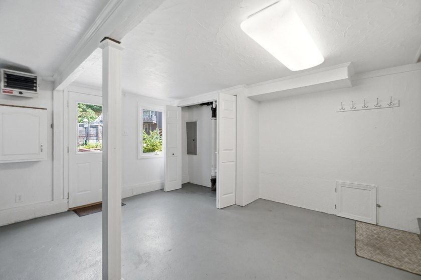 Welcome to 303 Harbor Drive in the highly sought-after Northwood - photo 46