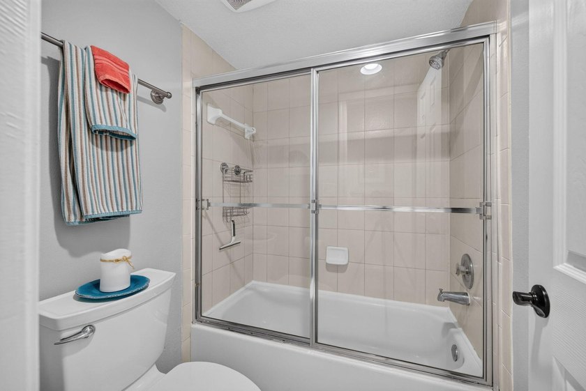 Beautiful 2-bedroom, 2-bath Catamaran I furnished condo with - photo 32