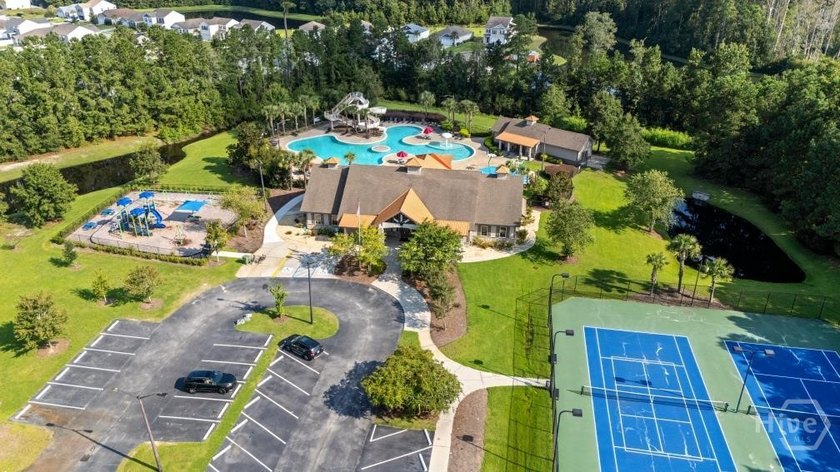 What a Deal! This beautifully maintained 4-bedroom, 2-bathroom - photo 33