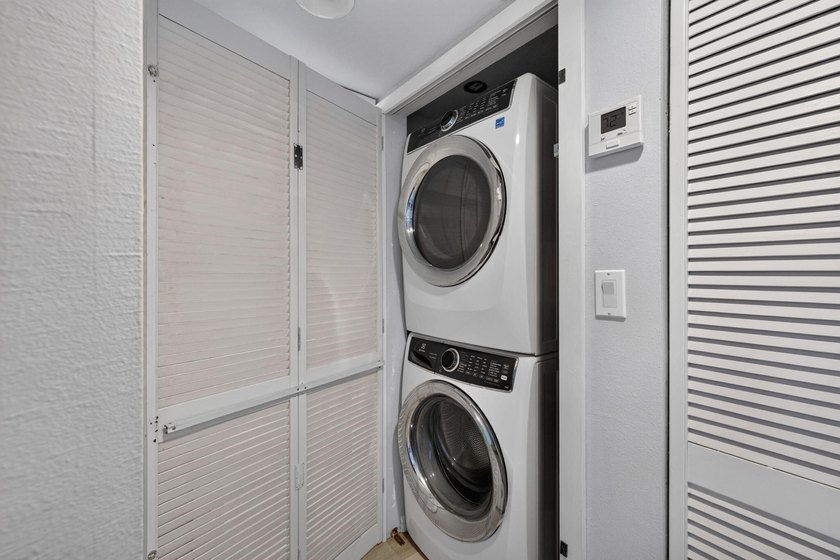 Beautiful 2-bedroom, 2-bath Catamaran I furnished condo with - photo 35