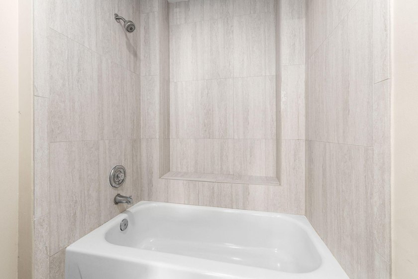 Welcome to Sunset Trace! Move-in ready 3-bedroom, 2-bath - photo 12
