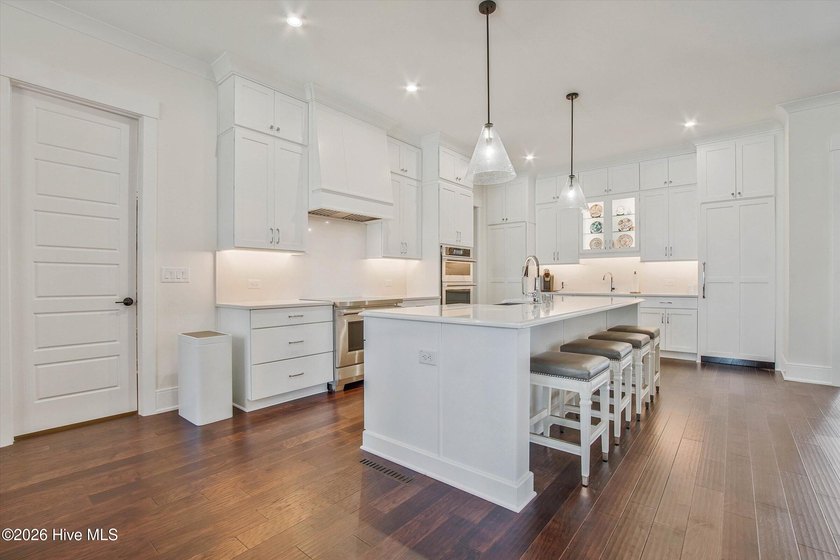 Welcome to 3 Ridgeland Street -- An Extraordinary Custom Home in - photo 16