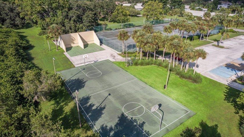 Welcome to Sunset Trace! Move-in ready 3-bedroom, 2-bath - photo 21