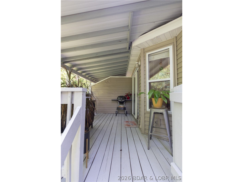 IMMACULATE ... [3-bedroom / 3 full bathrooms (2 ensuite - photo 21